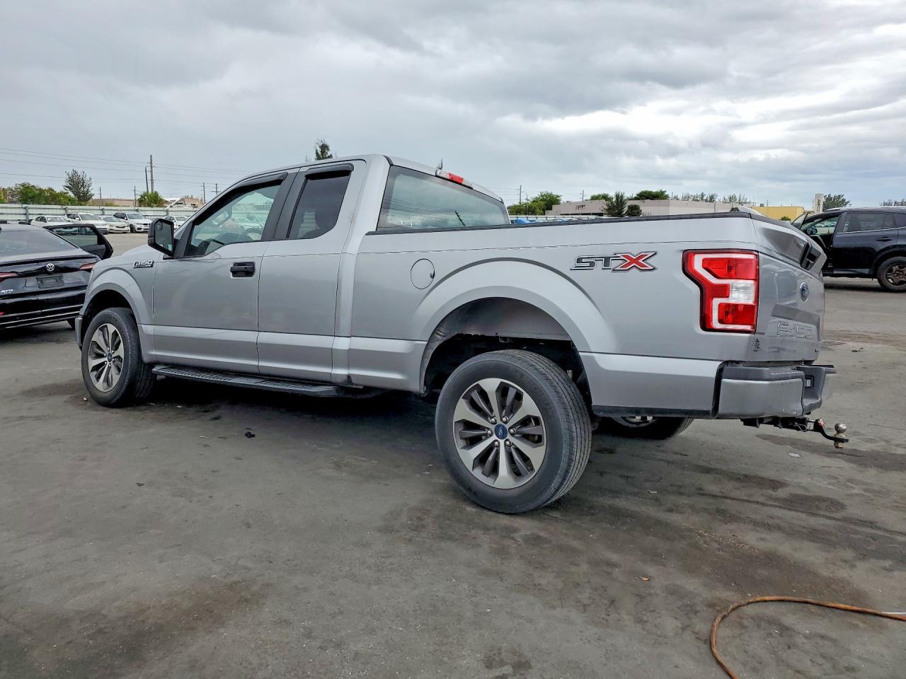 2020 Ford F150 Super Cab - Фото 2