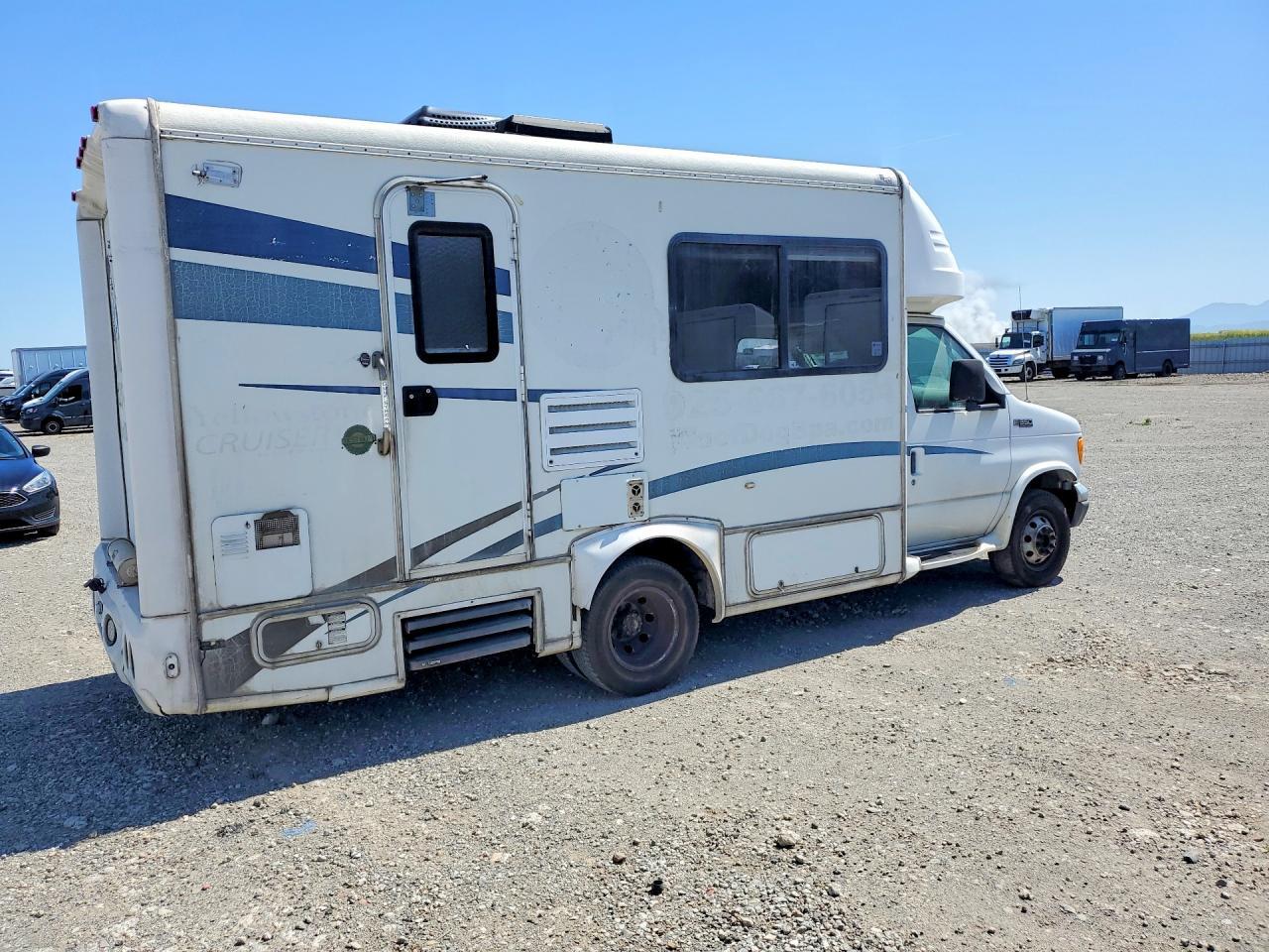 2005 Ford Econoline E350 Super Duty Cutaway Van - Image 3