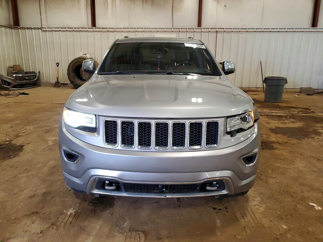 2015 Jeep Grand Cherokee Overland - Image 5