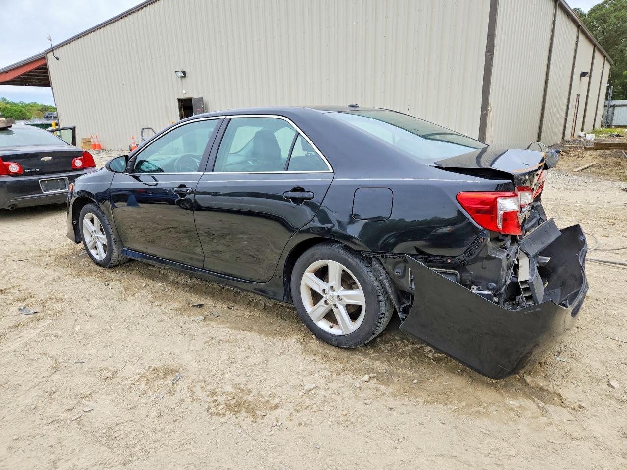 2013 Toyota Camry Se - Image 2