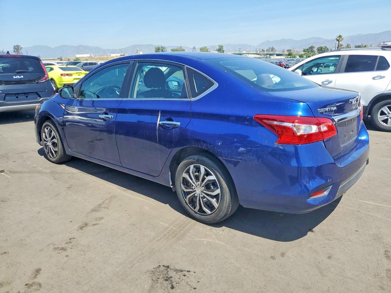2018 Nissan Sentra S - Фото 2