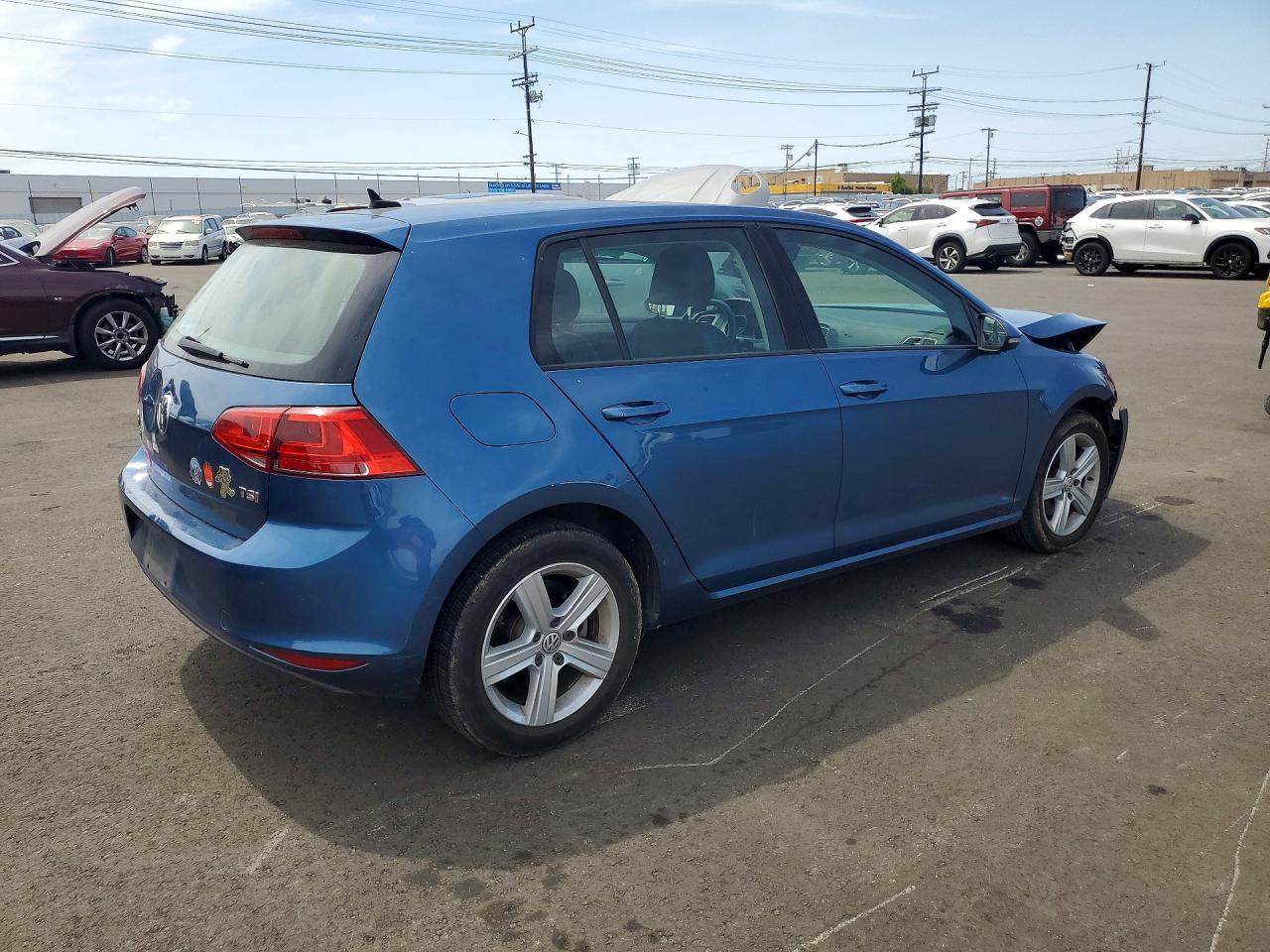 2017 Volkswagen Golf S - Фото 3