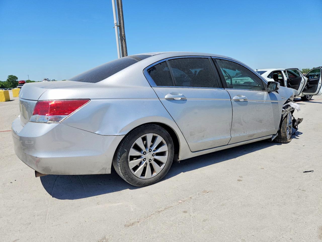 2010 Honda Accord Lx - Image 3