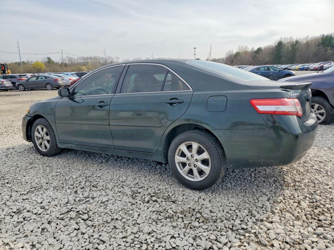 2011 Toyota Camry Le - Image 2