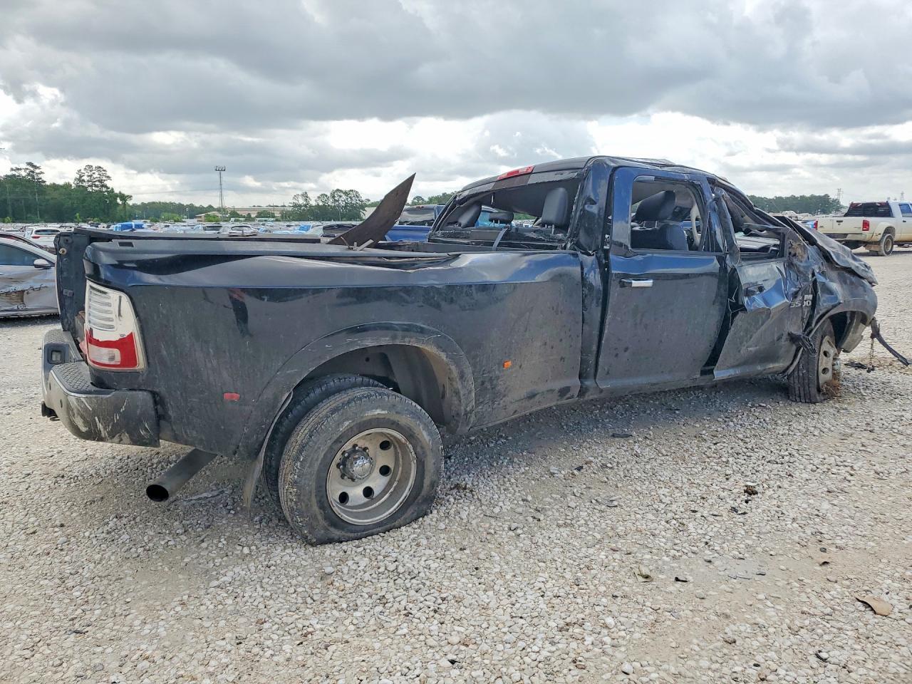 2015 Ram 3500 Laramie - Фото 3