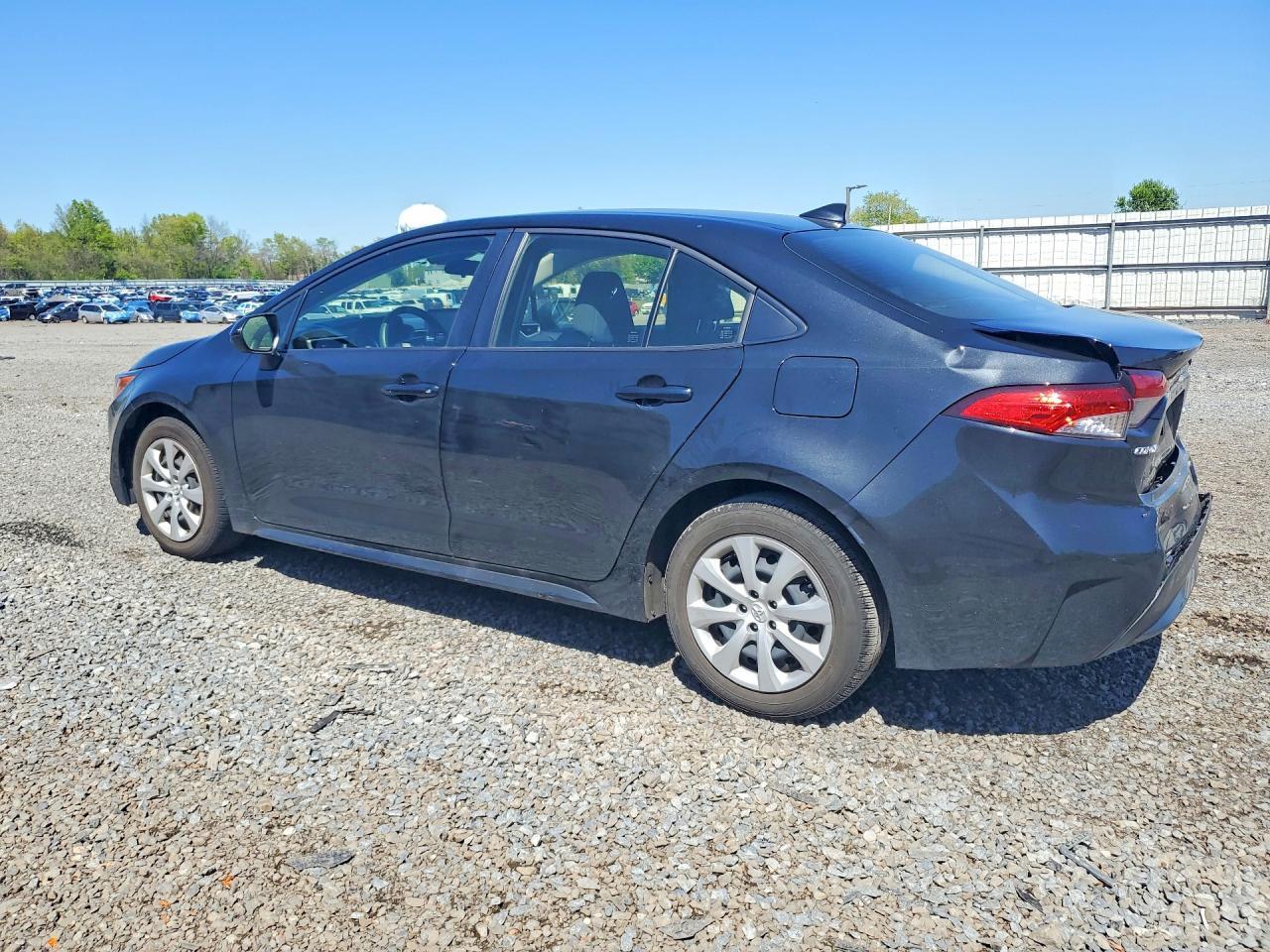 2022 Toyota Corolla Le - Фото 2