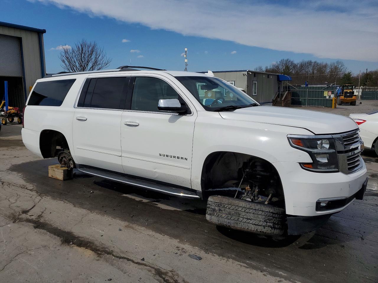 2018 Chevrolet Suburban K1500 Premier - Image 4