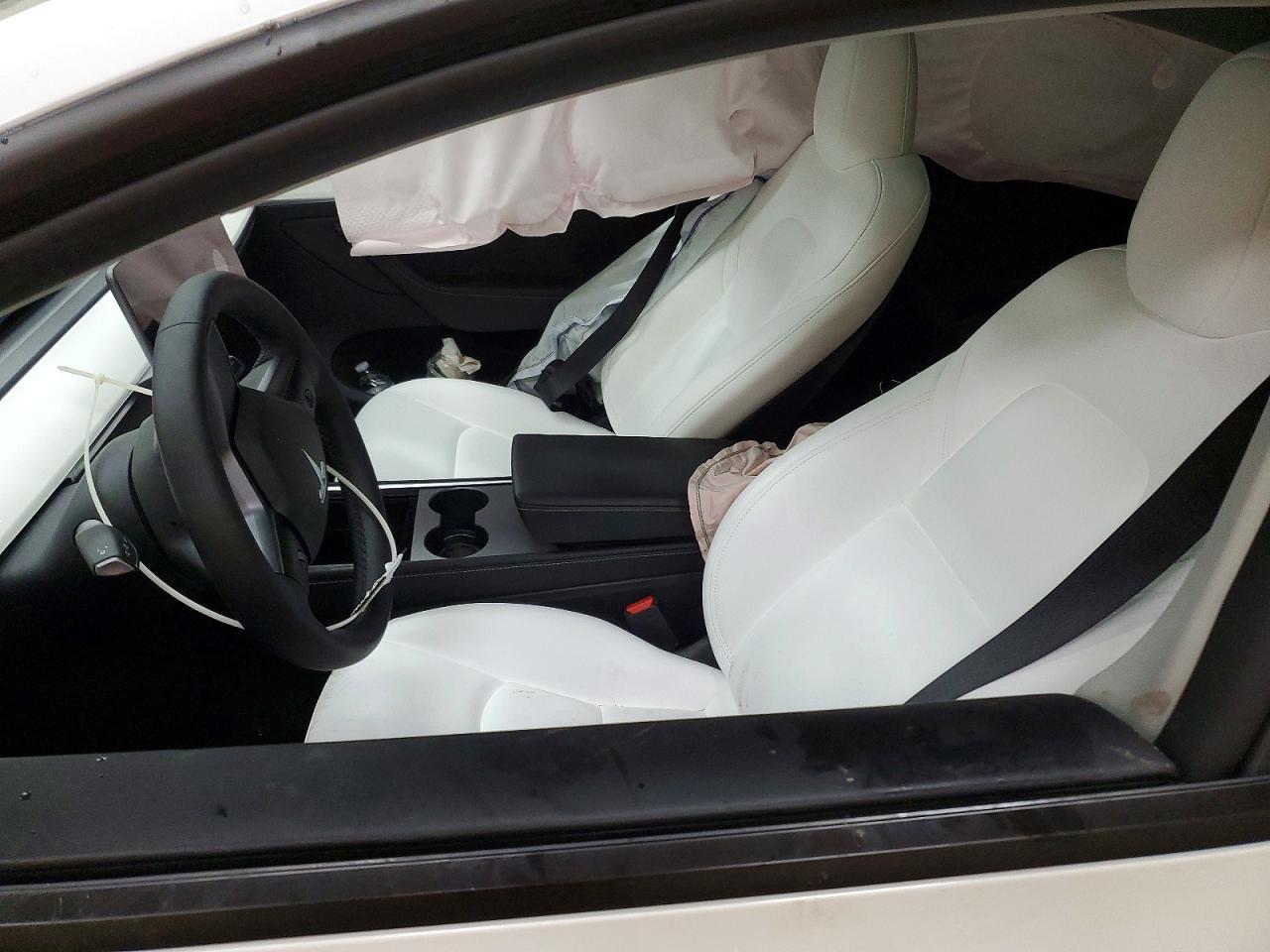 2024 Tesla Model Y - Image 7