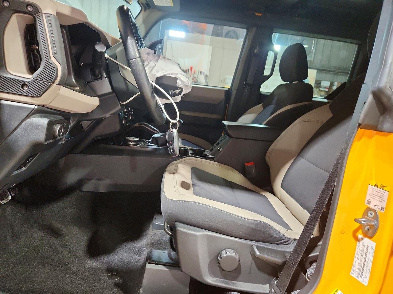 2022 Ford Bronco - Image 7