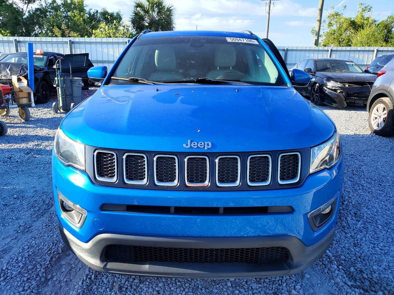 2020 Jeep Compass Latitude - Image 5