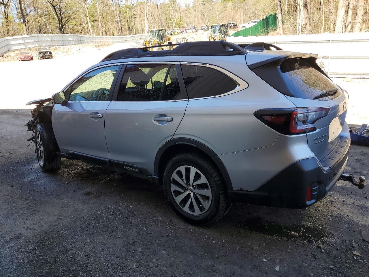 2022 Subaru Outback Premium - Image 2