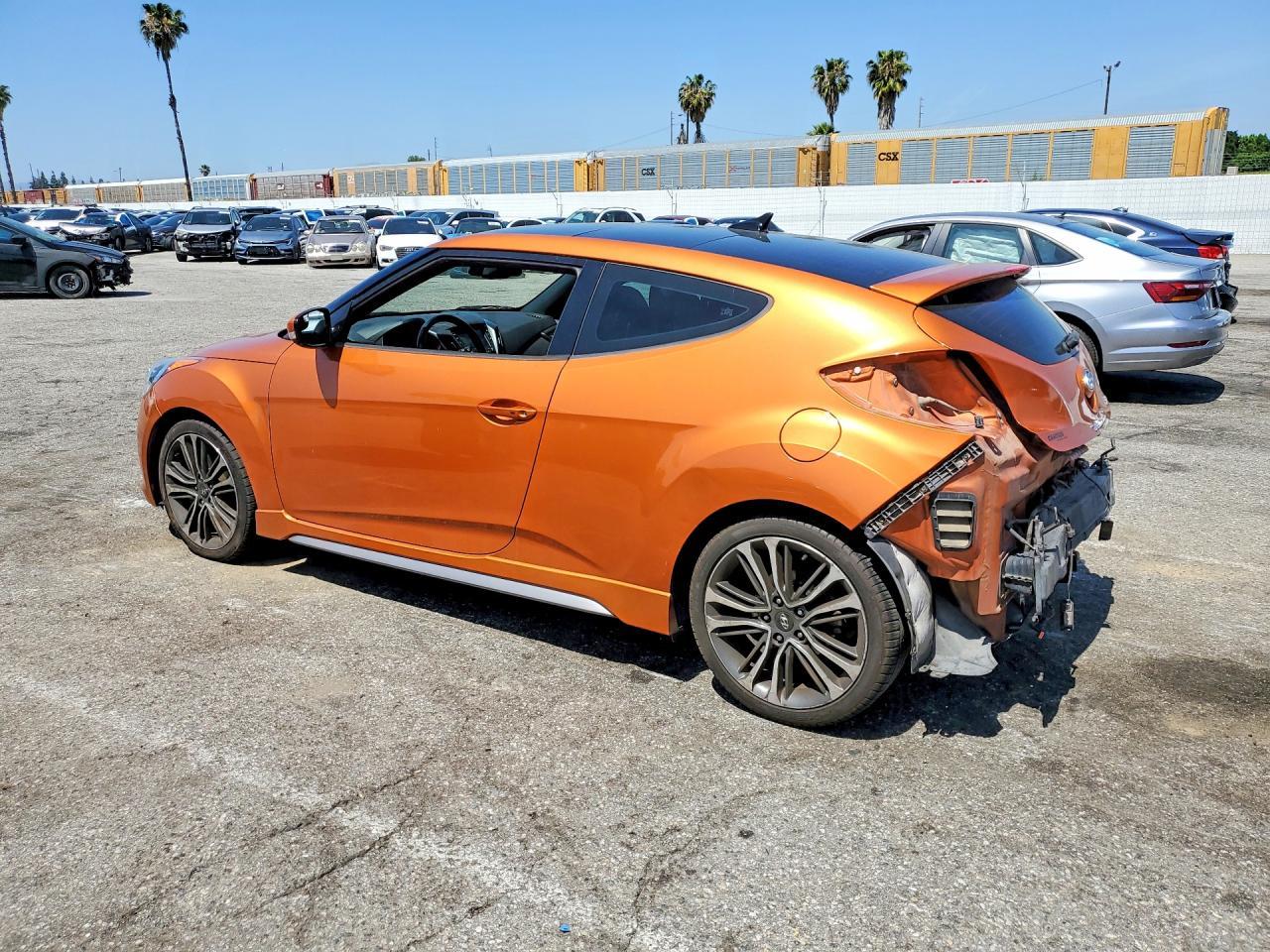 2016 Hyundai Veloster Turbo - Фото 2