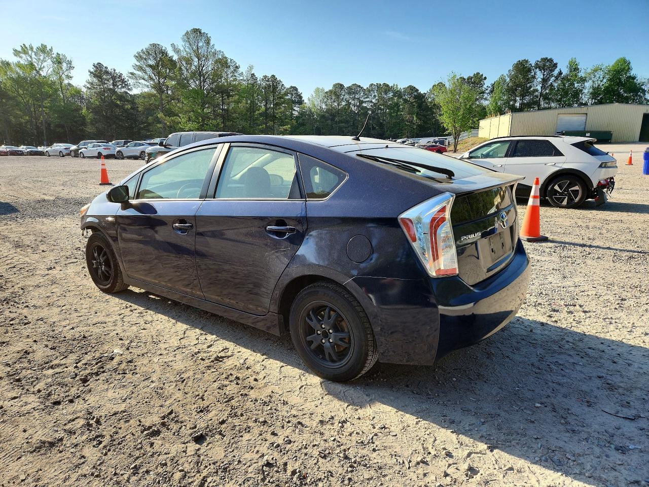 2015 Toyota Prius Two - Фото 2
