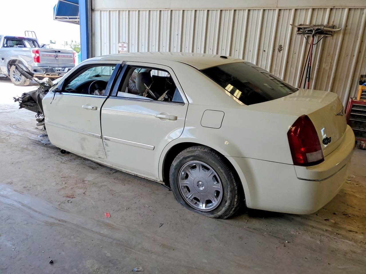 2006 Chrysler 300 Touring - Фото 2