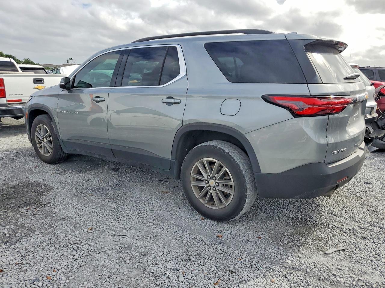 2023 Chevrolet Traverse Lt - Фото 2