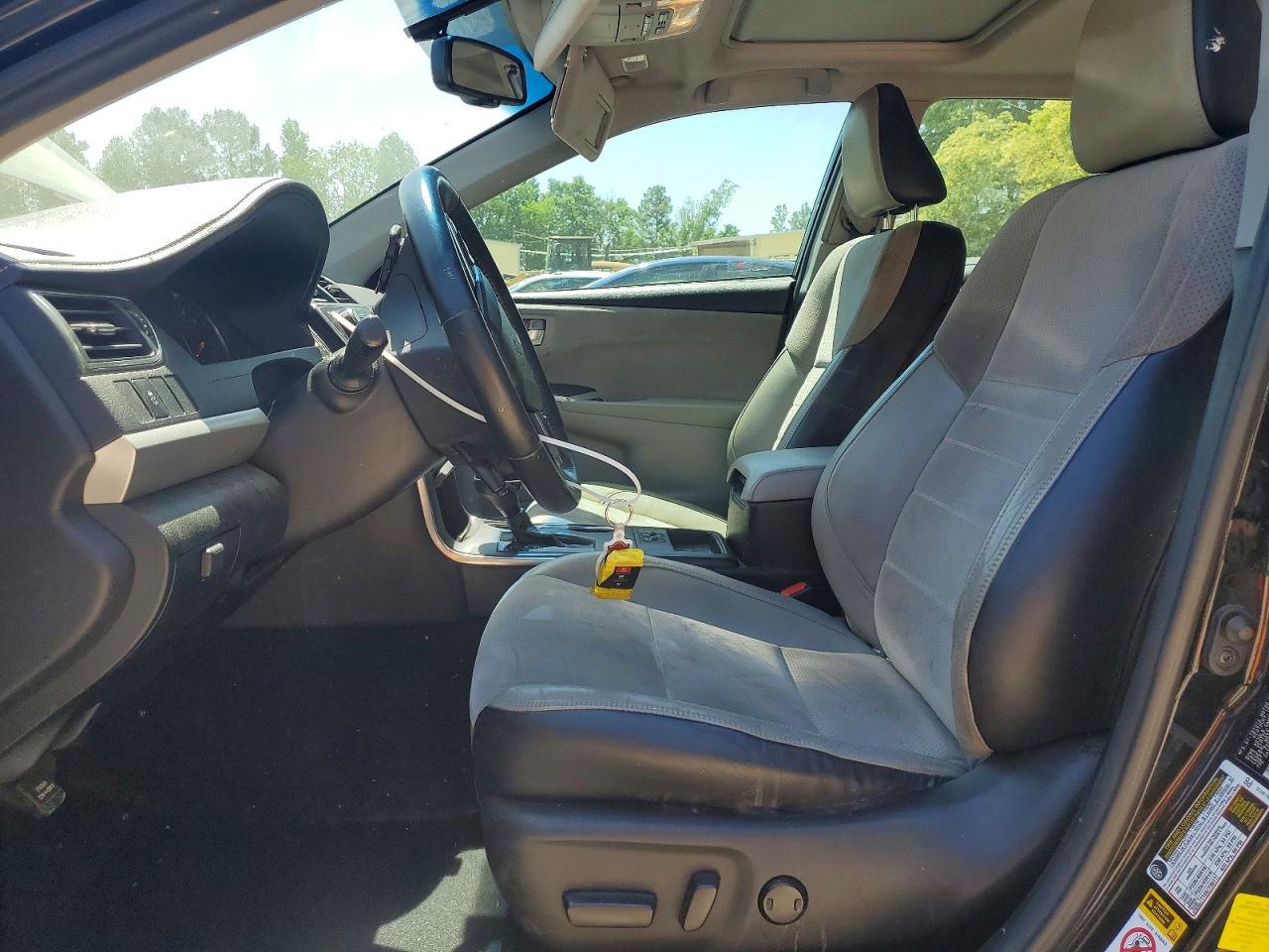 2017 Toyota Camry Xse V6 - Image 7