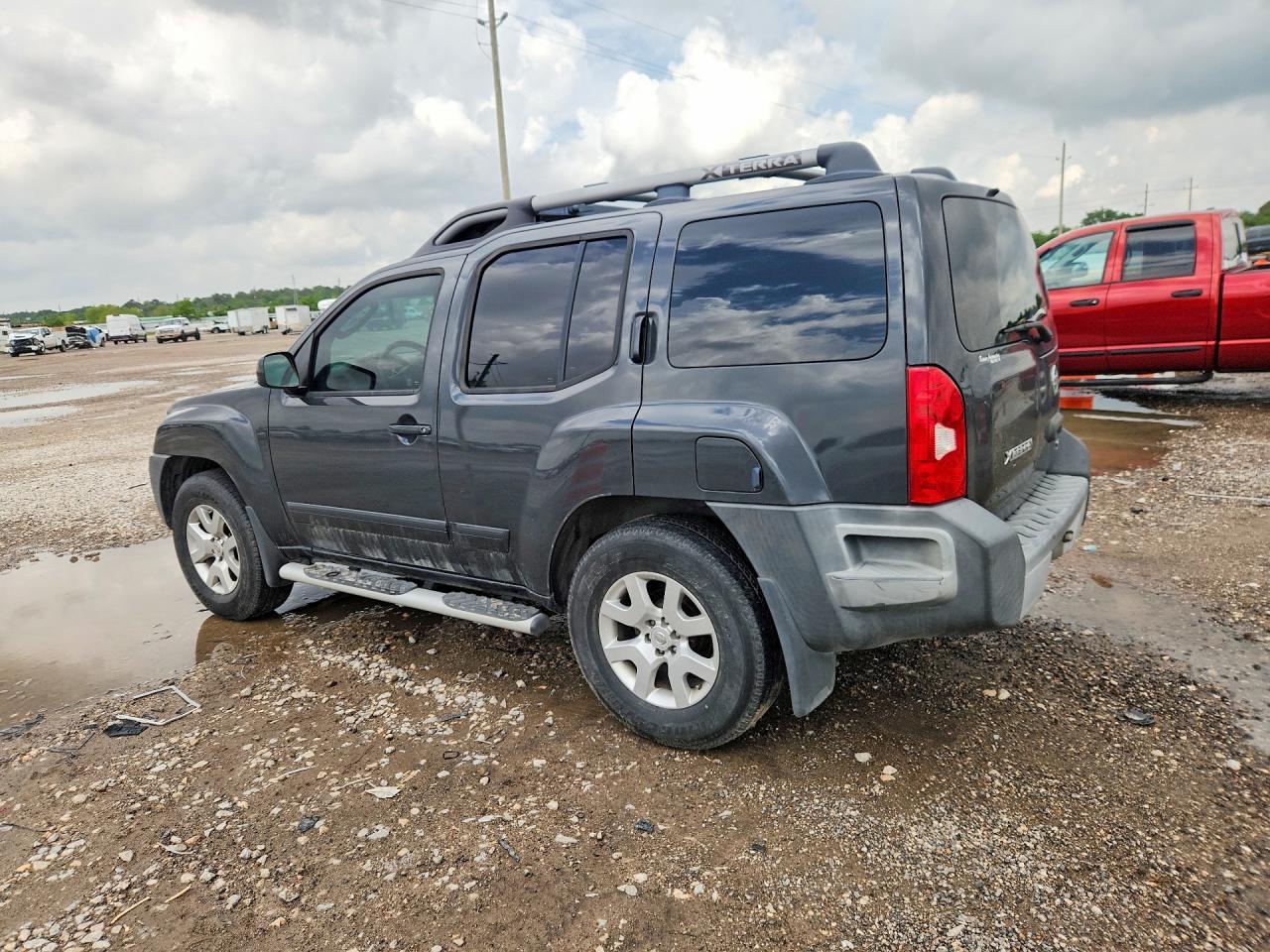 2009 Nissan Xterra X - Image 2