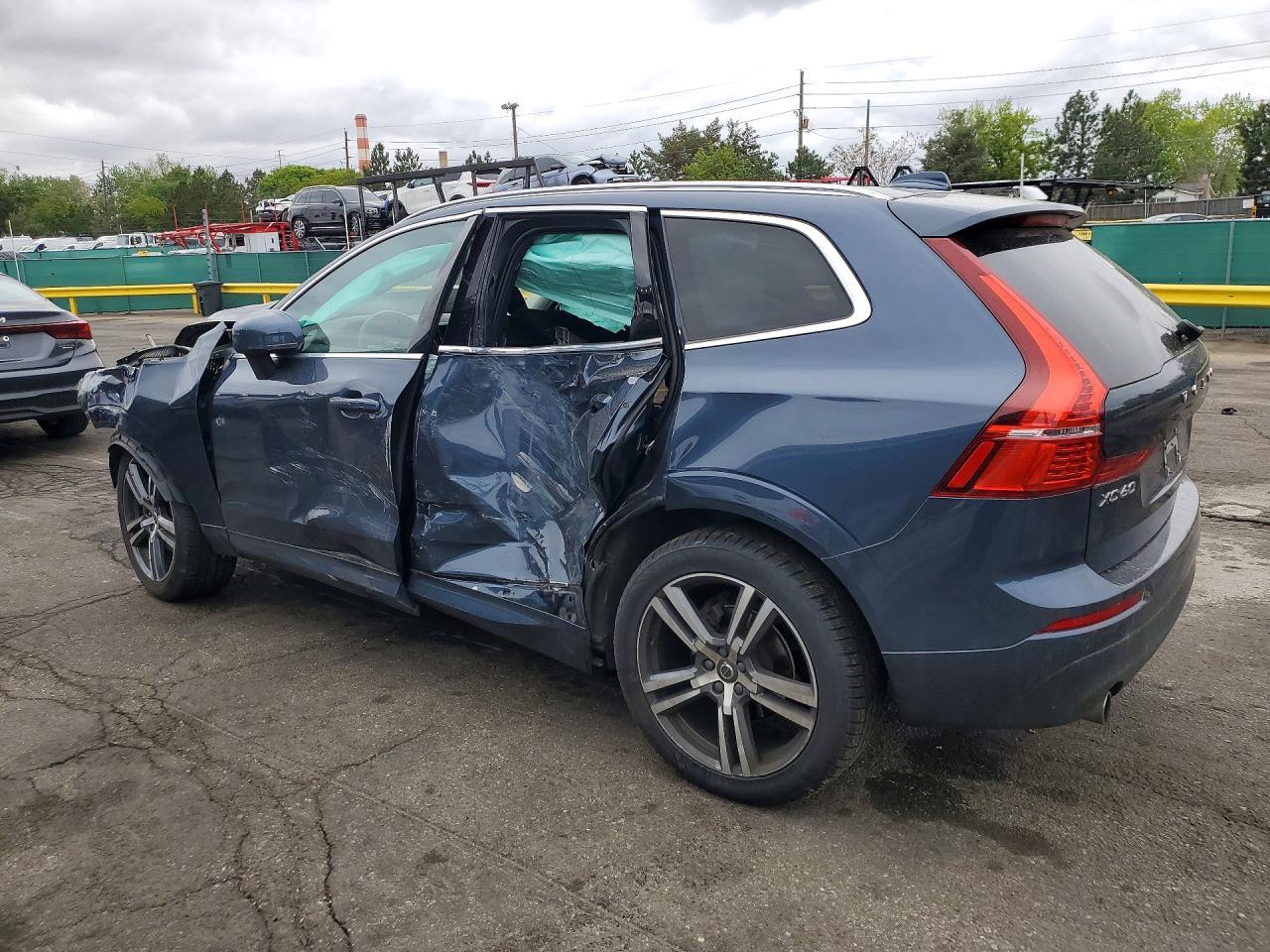 2021 Volvo Xc60 T5 Momentum - Image 2