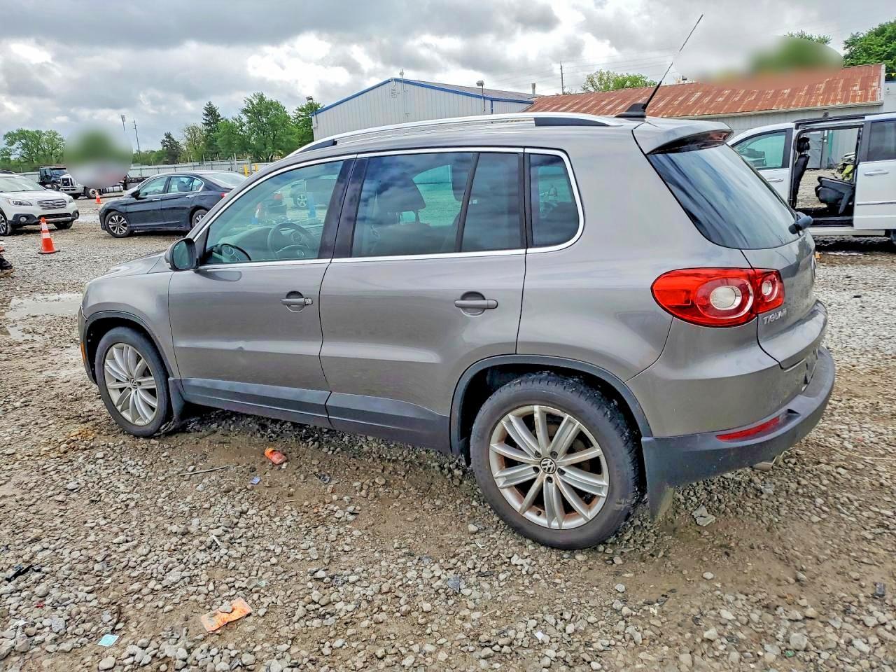 2010 Volkswagen Tiguan Se - Фото 2
