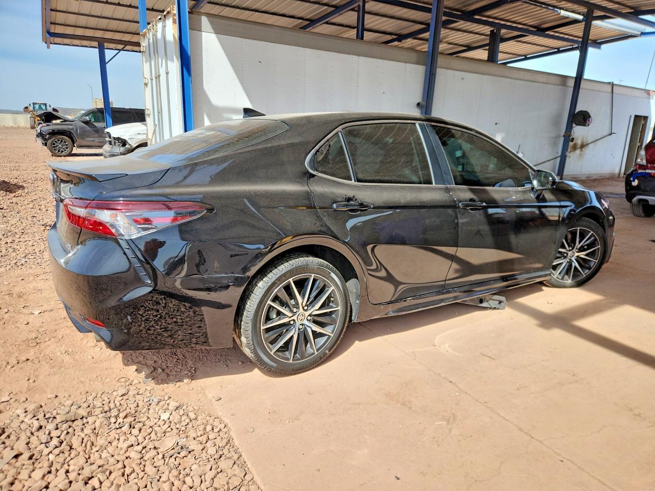 2021 Toyota Camry Se - Фото 3