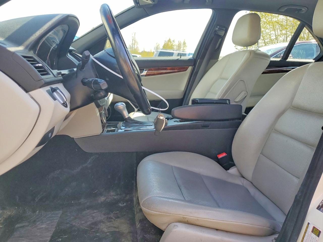 2009 Mercedes-Benz C 300 4Matic - Image 7