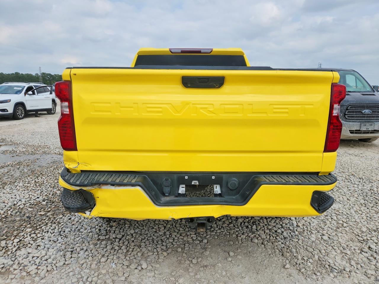 2022 Chevrolet Silverado K1500 Custom - Фото 6