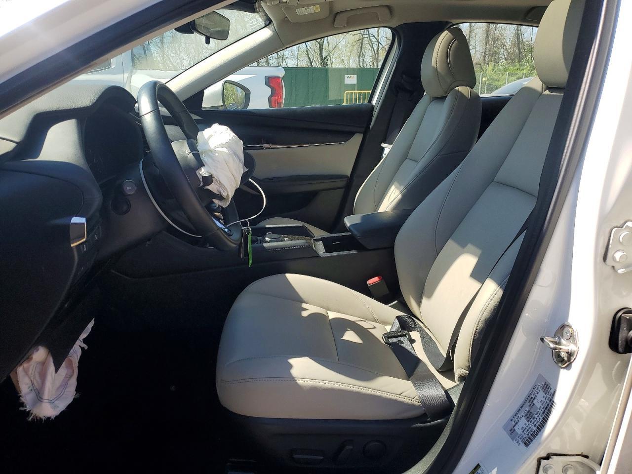 2022 Mazda 3 Preferred - Image 7