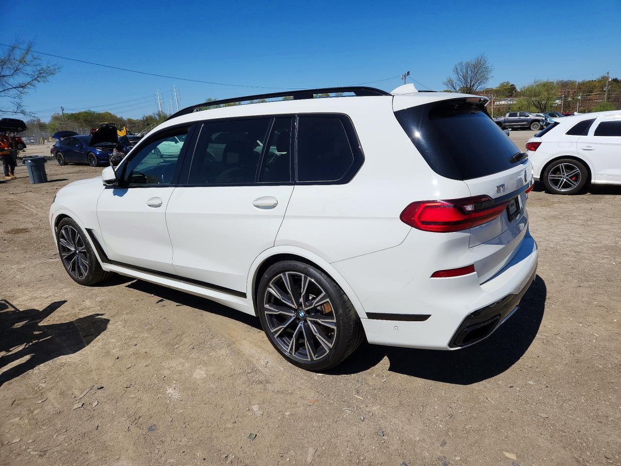 2020 BMW X7 M50I - Фото 2