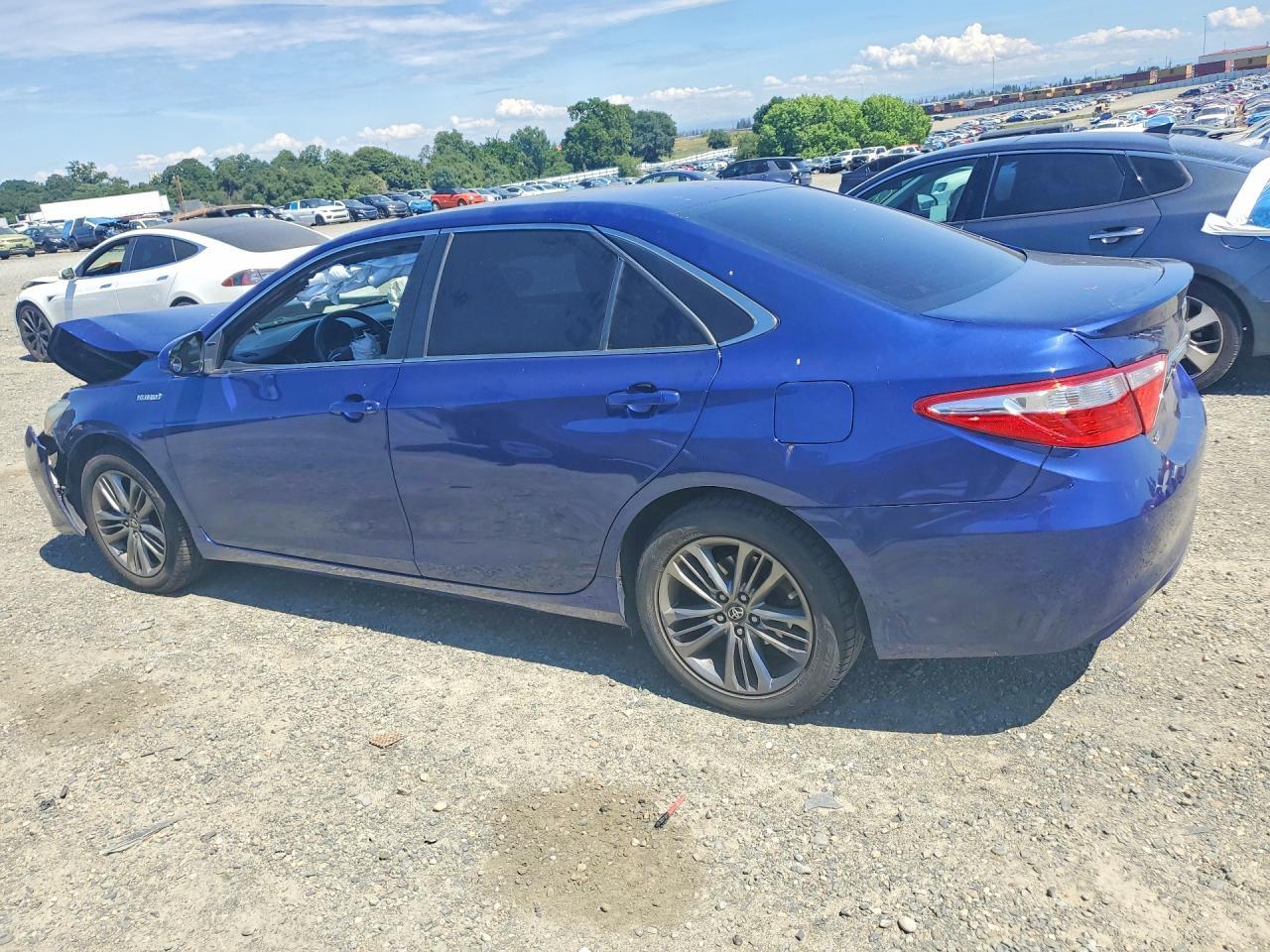 2016 Toyota Camry Hybrid Se - Image 2