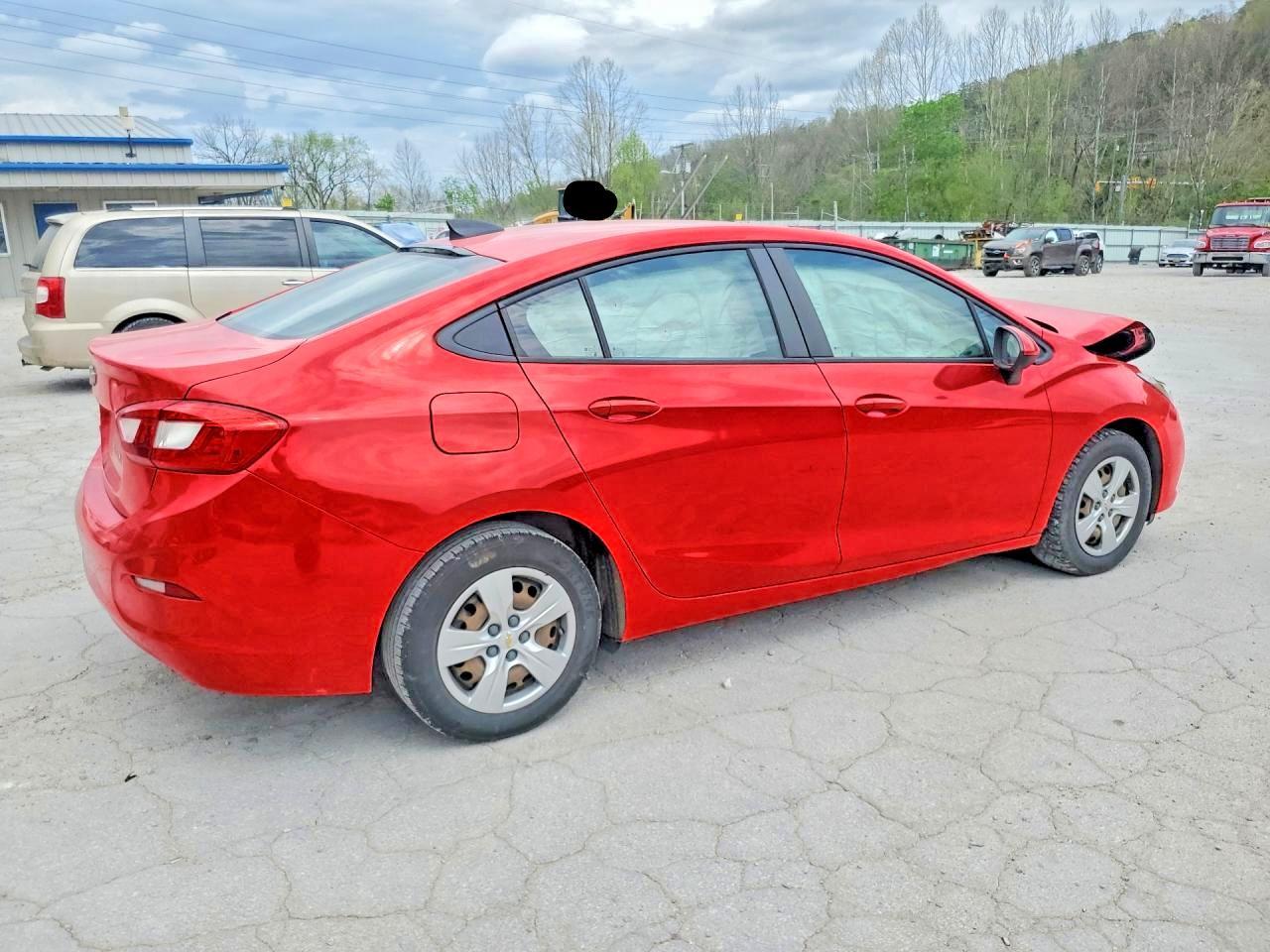 2017 Chevrolet Cruze Ls - Фото 3