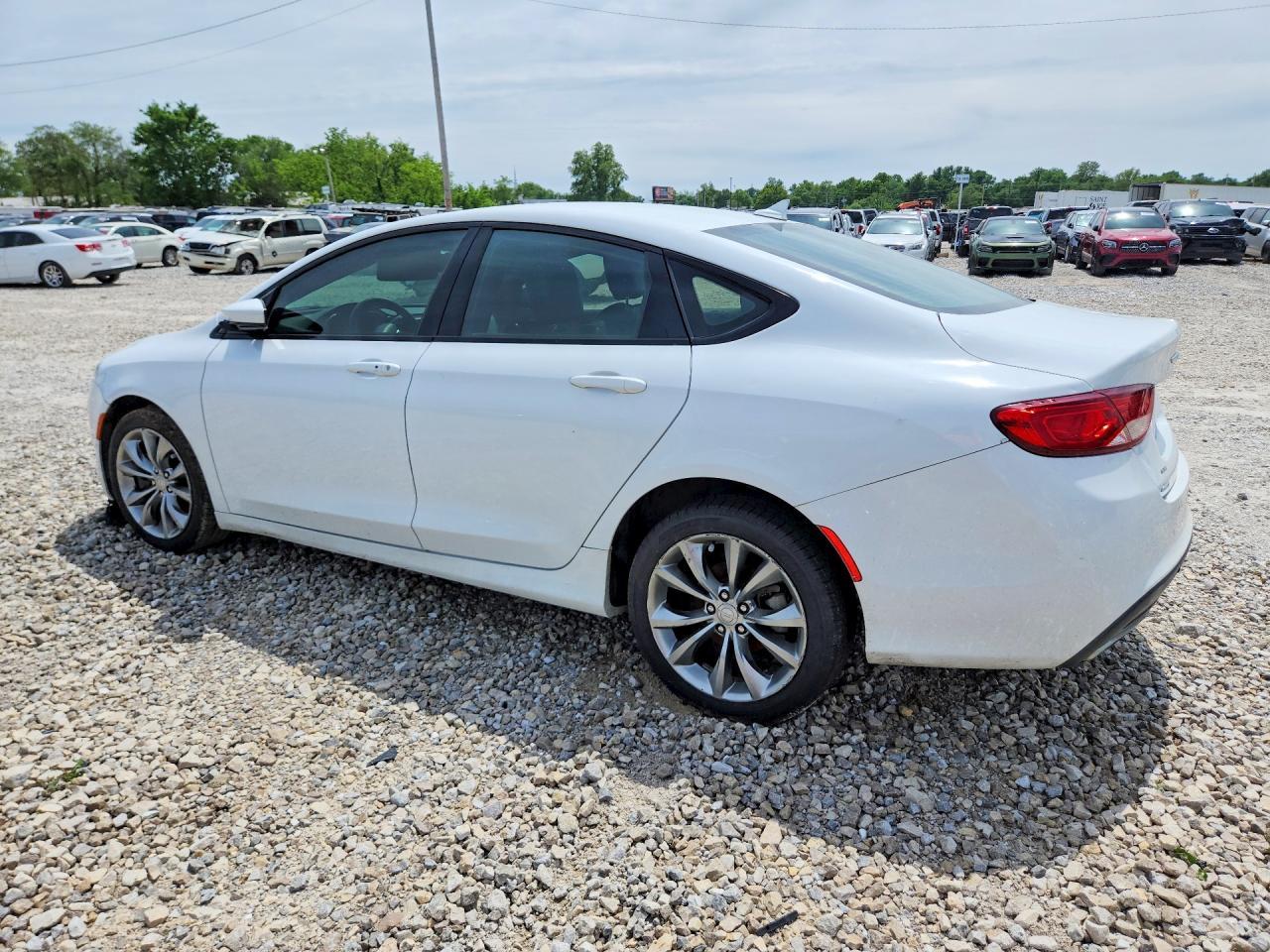 2015 Chrysler 200 S - Фото 2