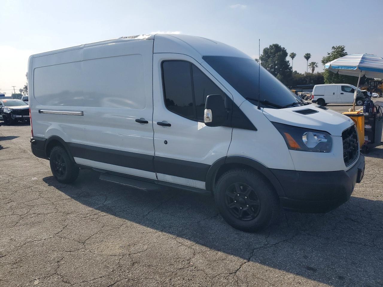 2019 Ford Transit 150 Delivery Van - Фото 4
