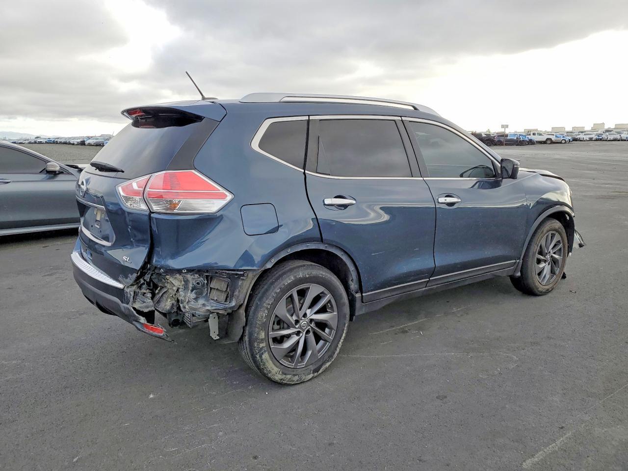 2016 Nissan Rogue S - Image 3