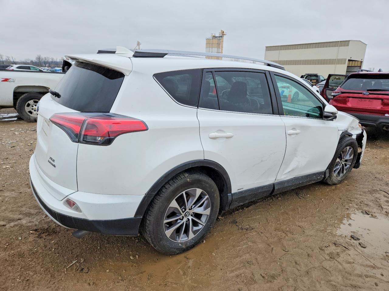 2017 Toyota Rav4 Hybrid Xle - Image 3