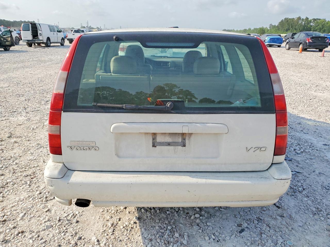 1999 Volvo V70 - Image 6