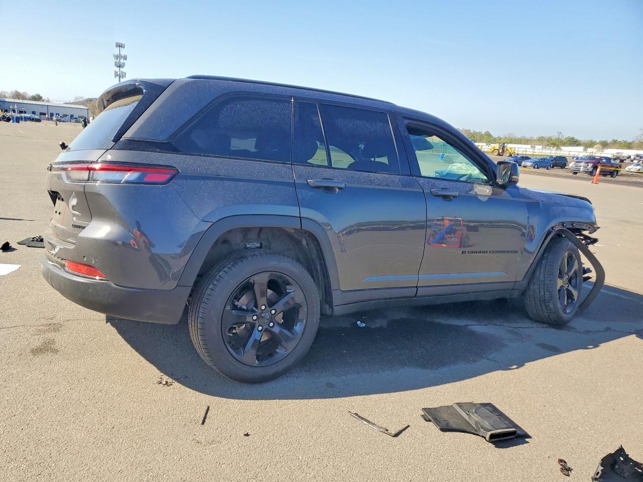 2025 Jeep Grand Cherokee Limited - Image 3
