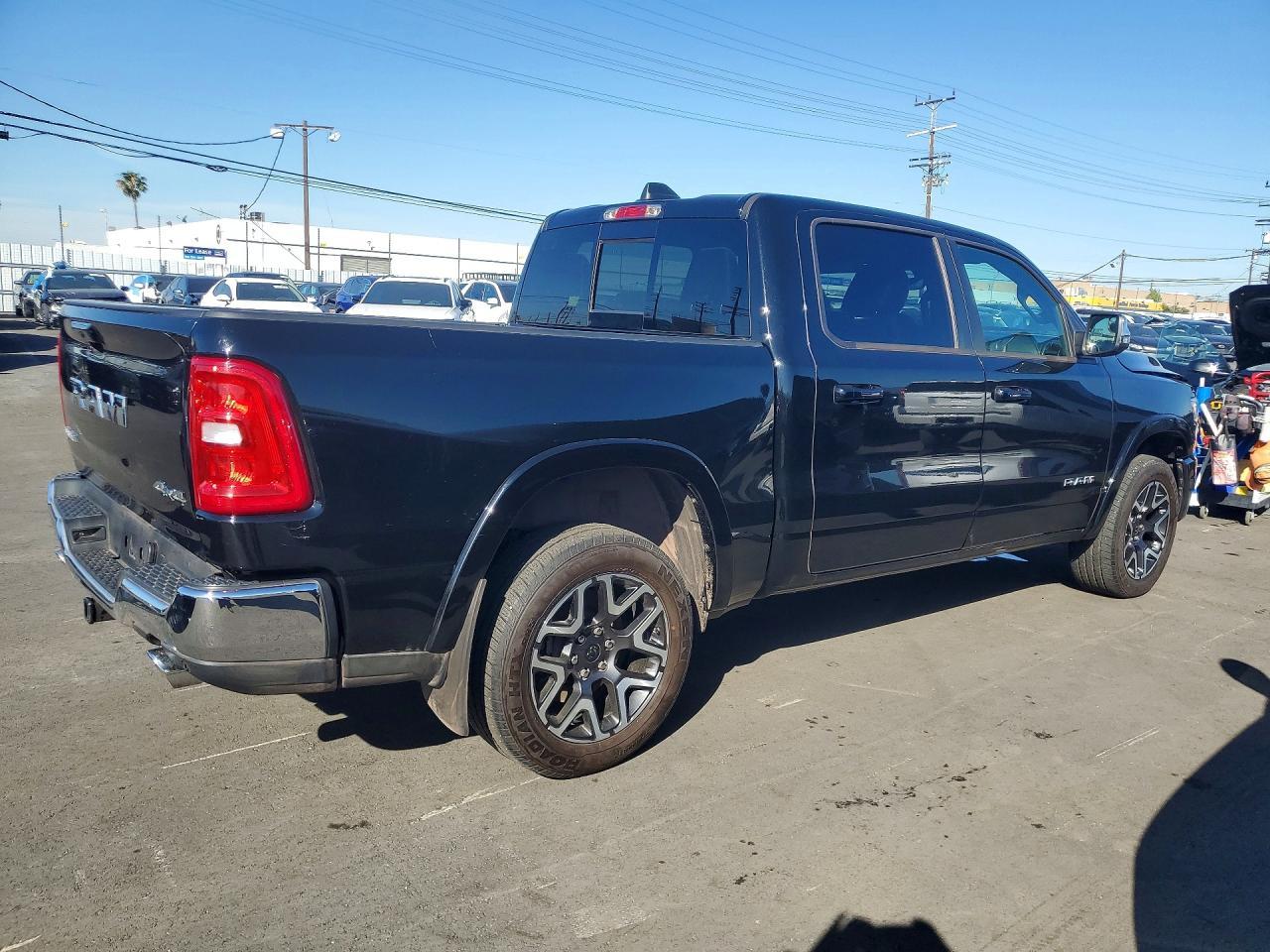2025 Ram 1500 Laramie - Фото 3