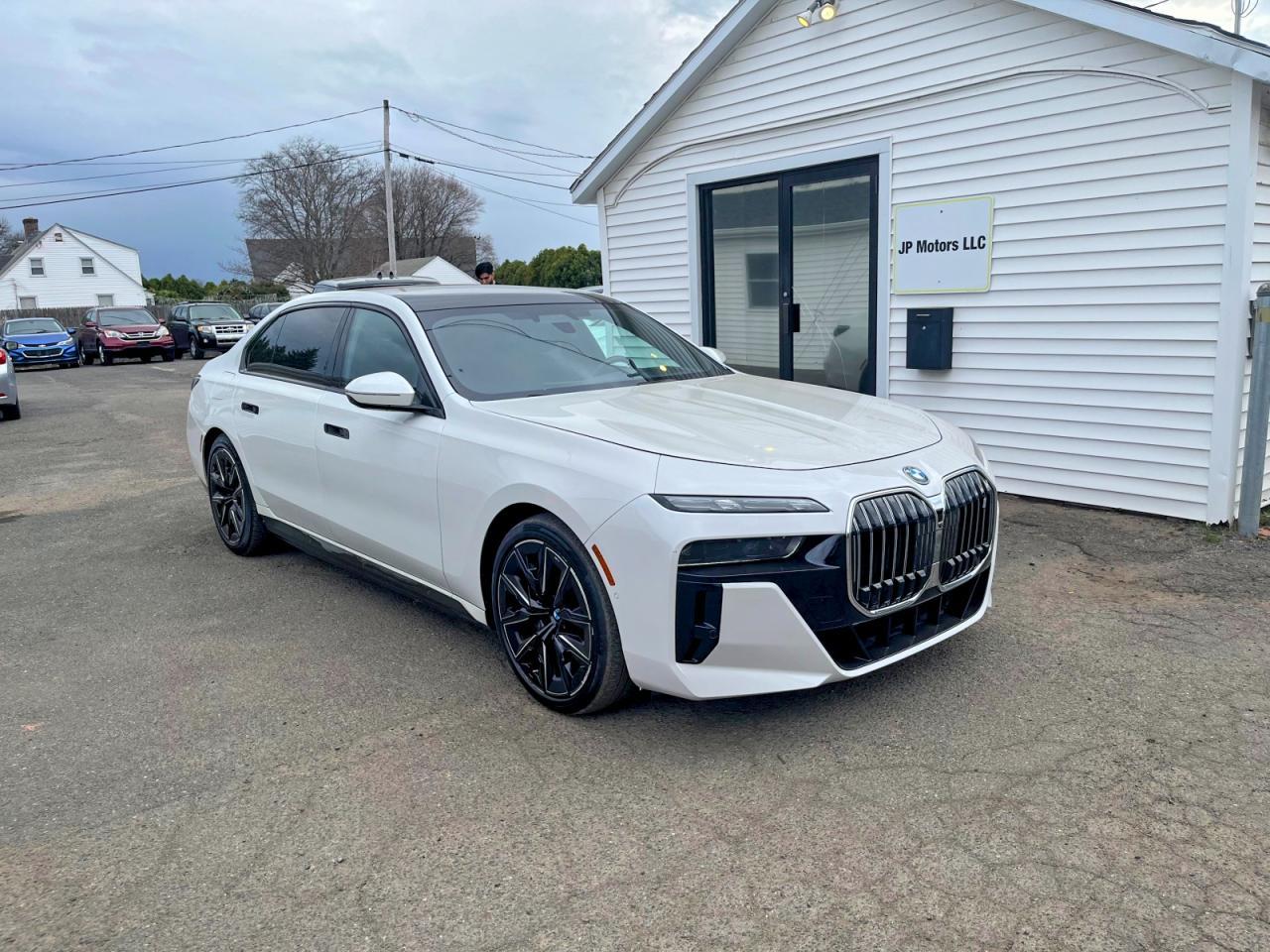 2023 BMW I7 xDrive60 - Фото 4