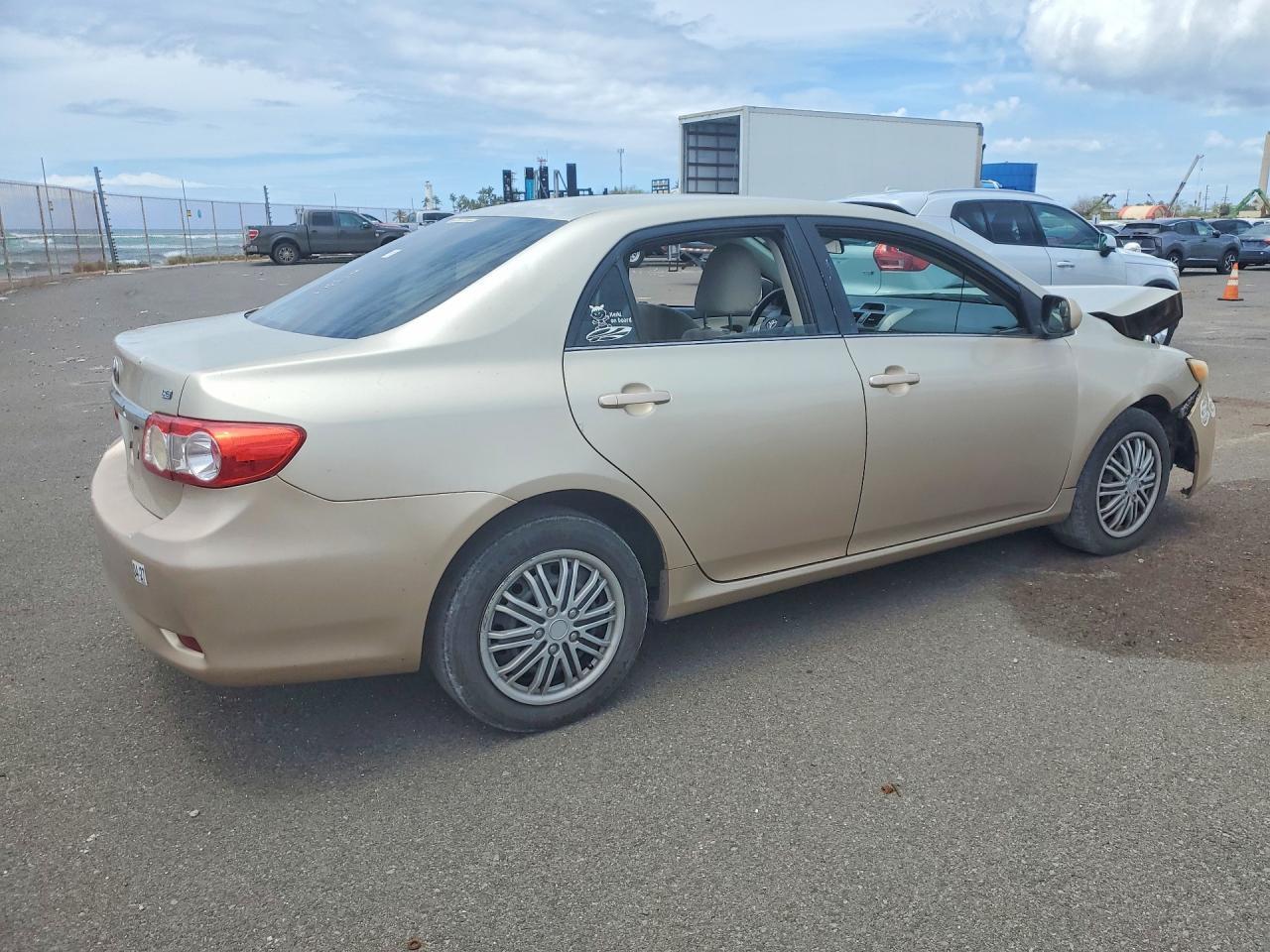 2013 Toyota Corolla L - Фото 3
