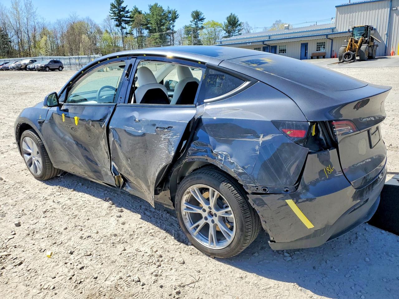 2024 Tesla Model Y - Image 2