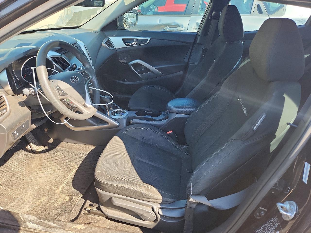 2015 Hyundai Veloster Base - Фото 7