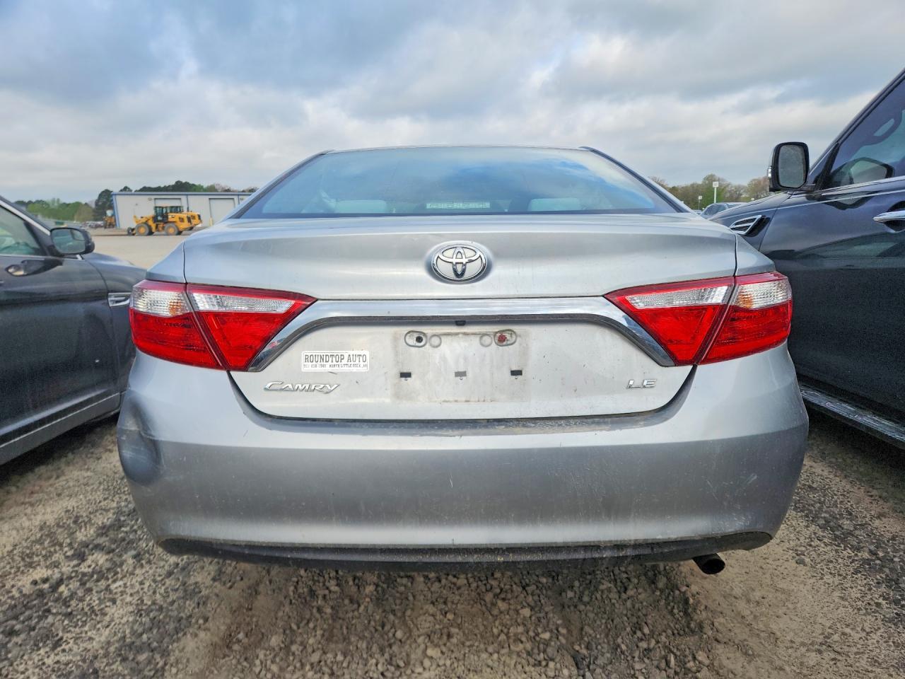 2015 Toyota Camry Le - Фото 6