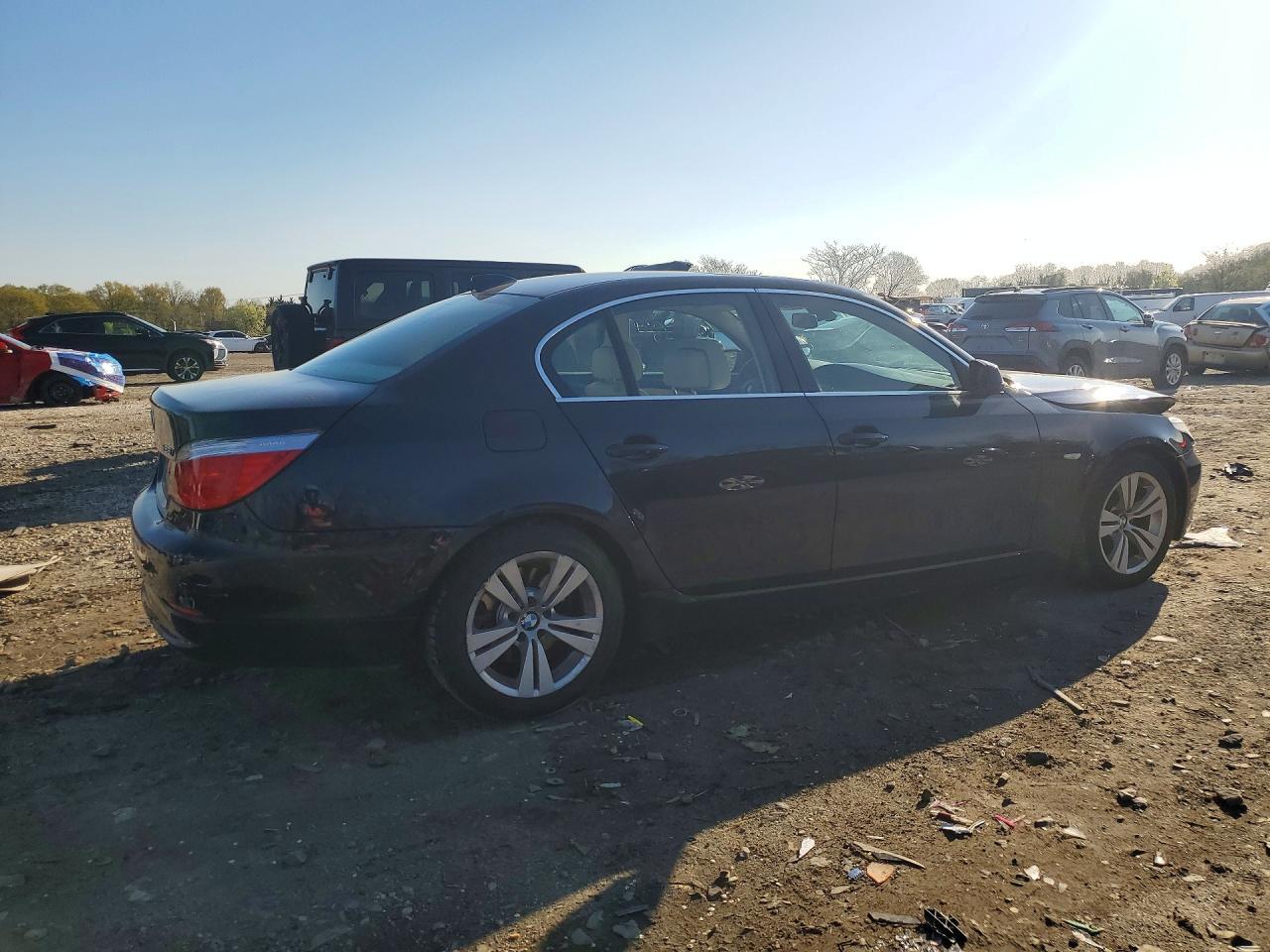 2010 BMW 528 I - Фото 3