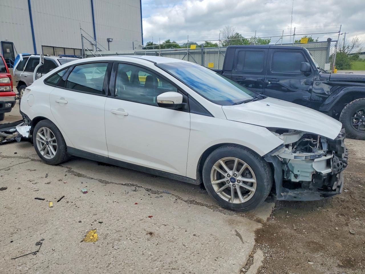 2017 Ford Focus Se - Фото 4