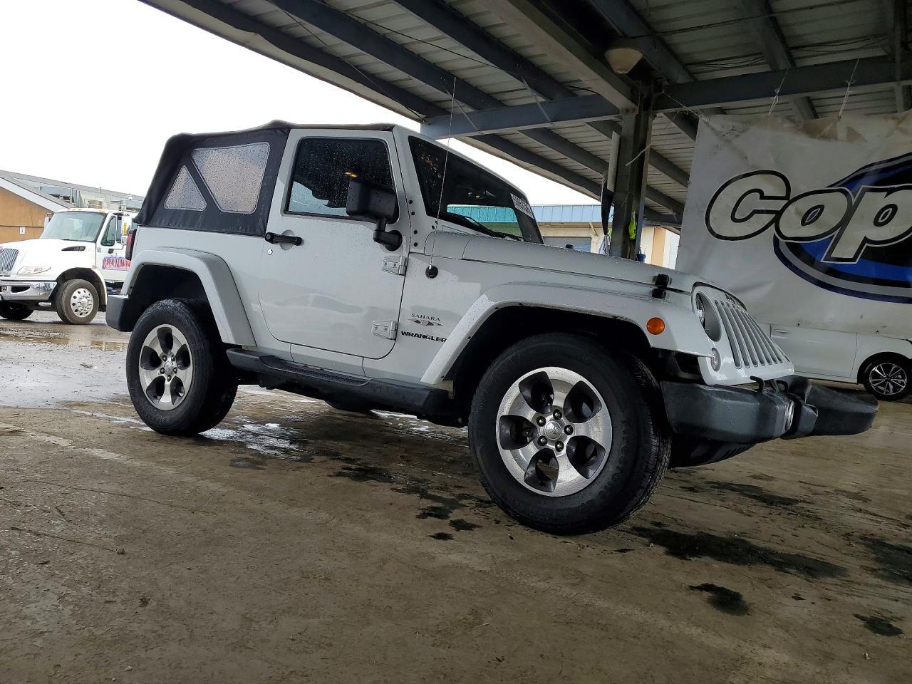 2017 Jeep Wrangler Sahara - Image 4