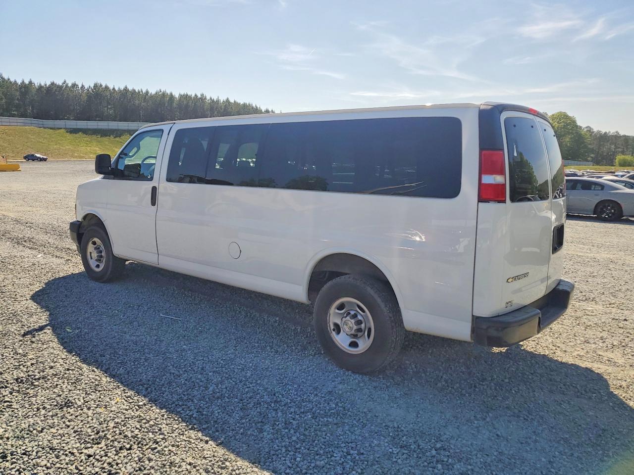 2023 Chevrolet Express G3500 Ls - Фото 2