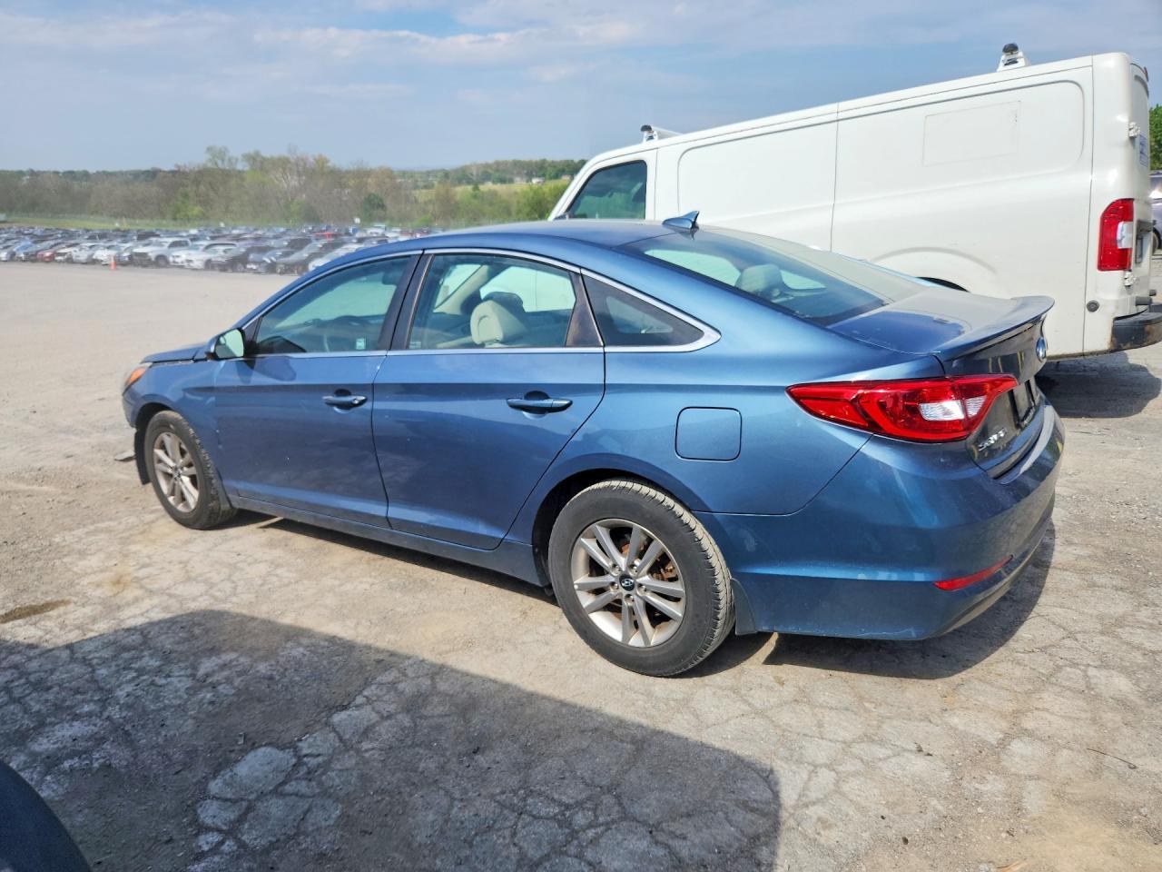 2016 Hyundai Sonata Se - Image 2
