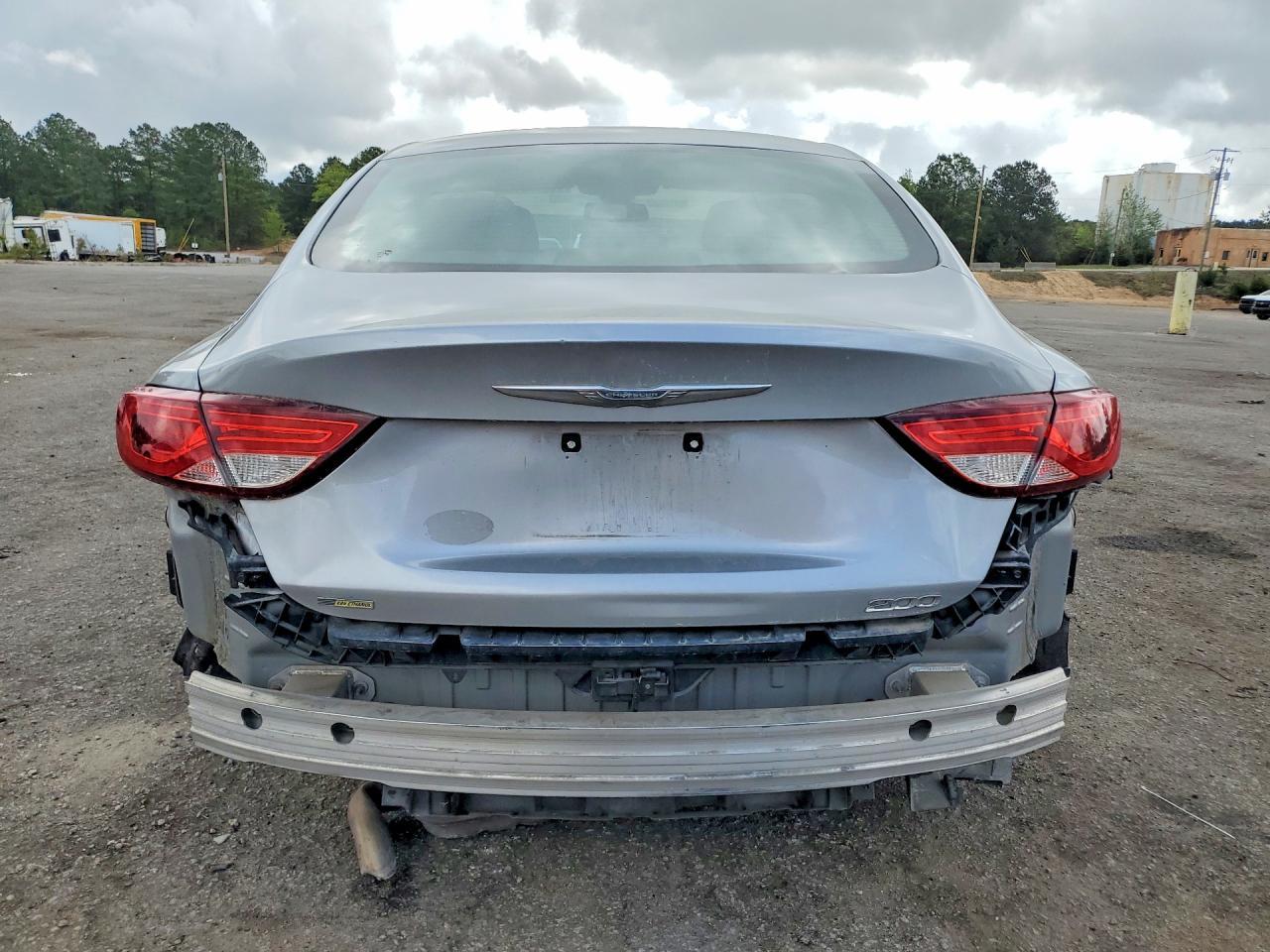 2015 Chrysler 200 Limited - Фото 6