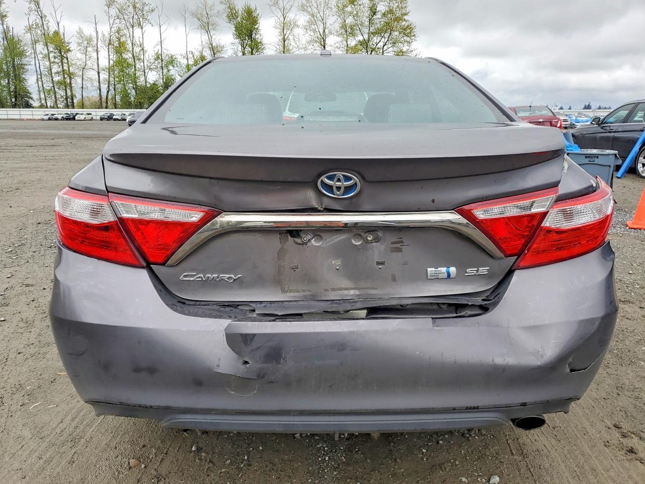 2016 Toyota Camry Hybrid Se - Image 6