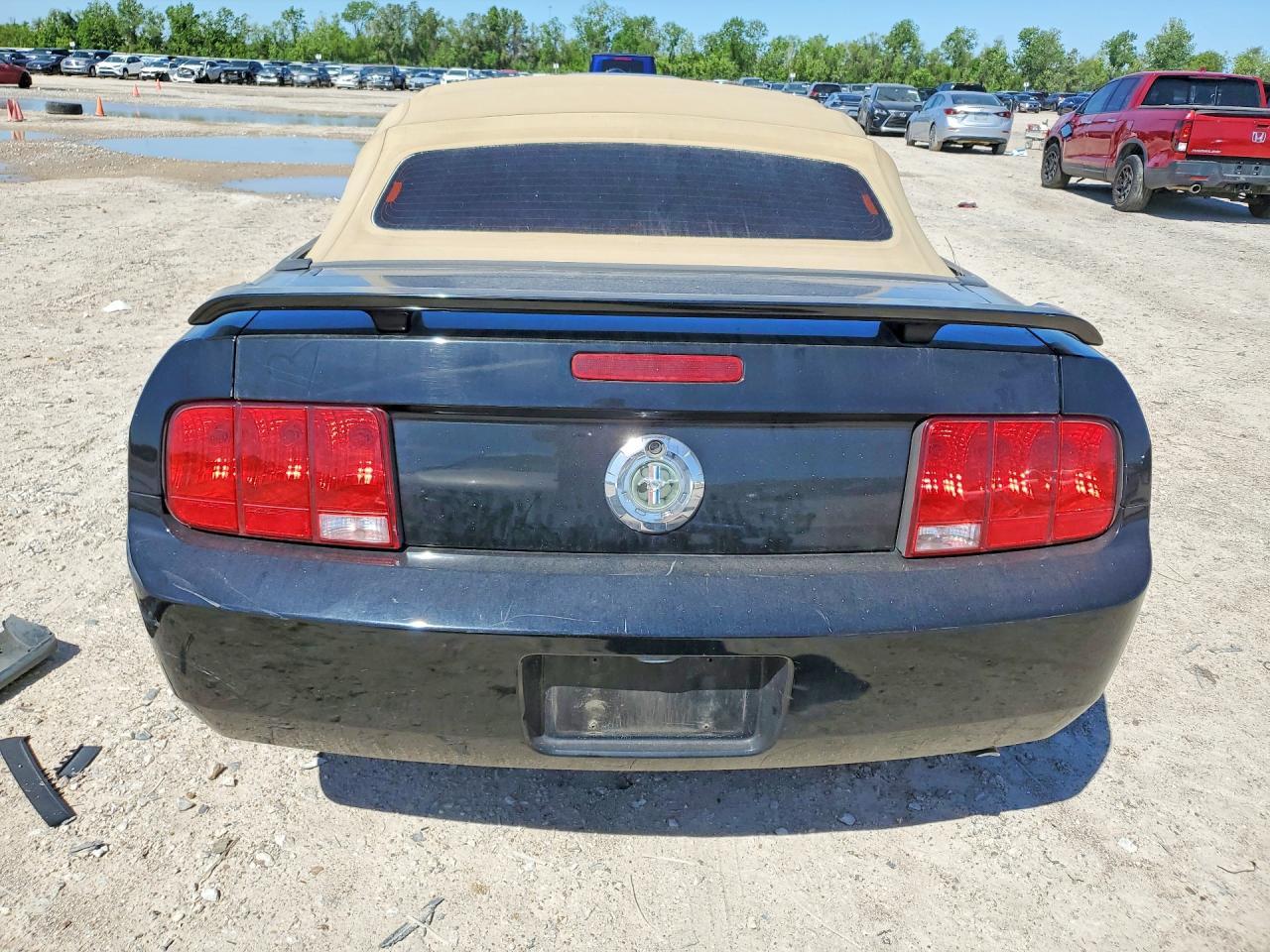 2005 Ford Mustang - Фото 6